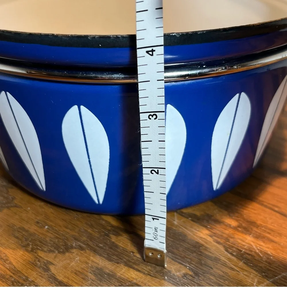 Catherine Holm Navy Blue White Enamelware Lotus Flower Covered Pot Vintage
